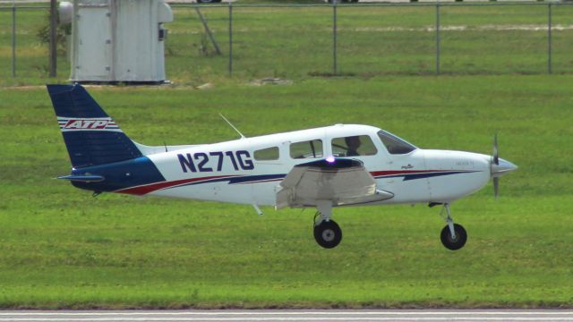 Piper Cherokee (N271G)