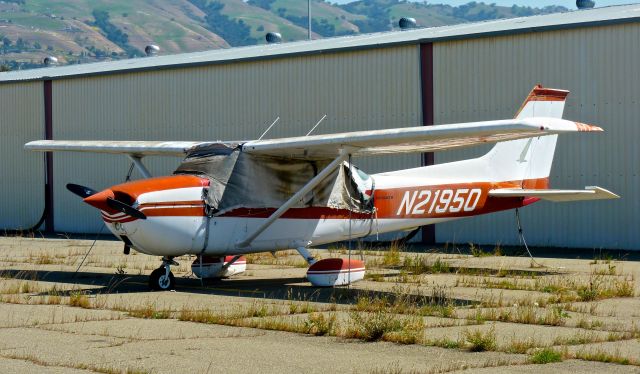 Cessna Skyhawk (N21950) - Poor Cessna.