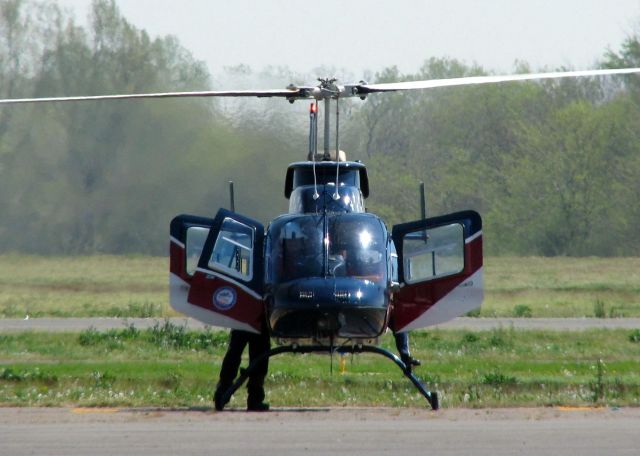 Bell JetRanger (N292AE) - Starting up at Downtown Shreveport.