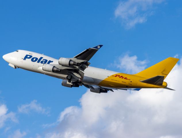 Boeing 747-400 (N451PA) - runway 27