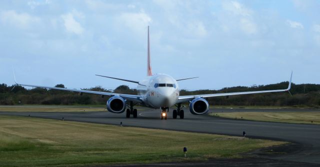 Boeing 737-800 (C-GNCH)