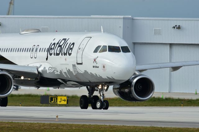 Airbus A320 (N633JB)