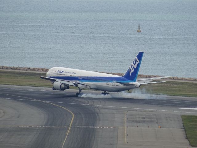 BOEING 767-300 (JA615A)