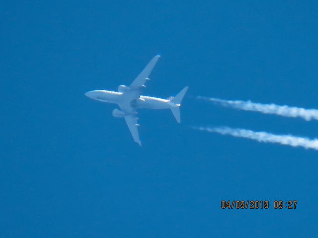 Boeing 737-700 (N24706)