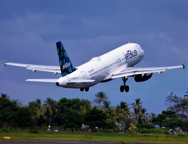 Airbus A320 (N621JB)