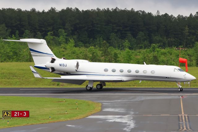 Gulfstream Aerospace Gulfstream V (N13J)