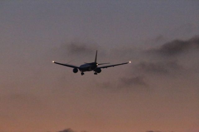 BOEING 777-300ER (RP-C7777)