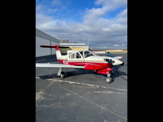 Piper Cherokee (N2144J)