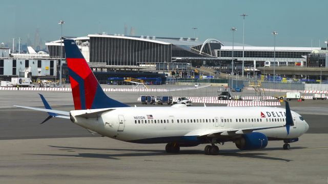 Boeing 737-900 (N855DN) - Delta Air Lines Boeing 737-932ER(WL) N855DN in New York JFK