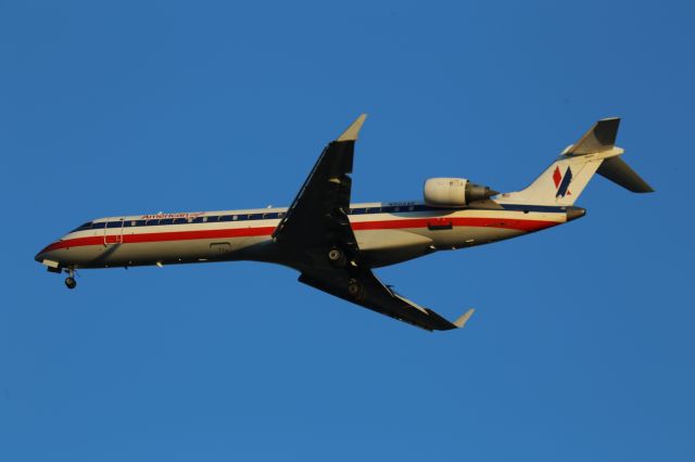 Canadair Regional Jet CRJ-700 (N502AE)