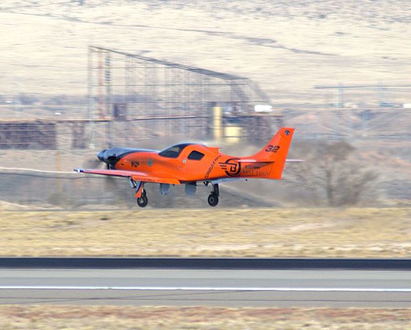 Lancair Legacy 2000 (N707MM)