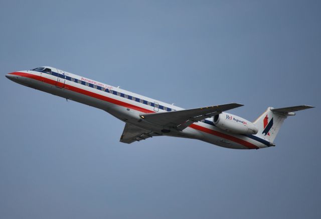 Embraer ERJ-145 (N667GB) - Departing runway 36C - 9/19/09