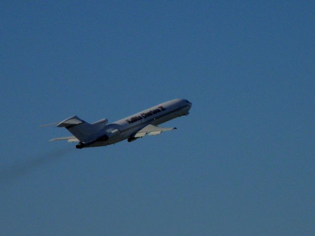BOEING 727-200 (N723CK) - A classic 727, Kalitta 723(N723CK), in just off RWY 04 at Blue Grass Airport (KLEX)....