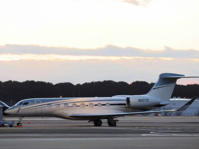 Gulfstream Aerospace Gulfstream G650 (N251TD) - I take a picture on Jan 17, 2017