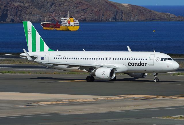 Airbus A320 (LZ-FBI)