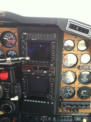 Beechcraft Baron (58) (N658M) - From the co-pilot seat.