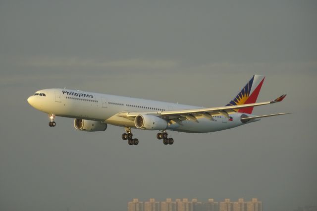 Airbus A330-300 (RP-C8765)