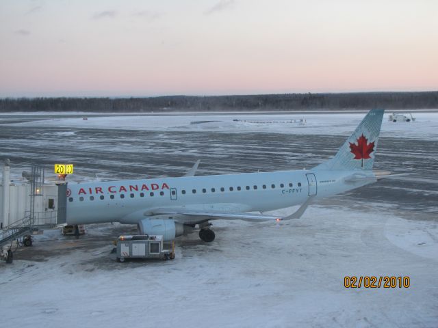 Embraer 170/175 (C-FFYT) - Parked at Gate 20 Halifax NS ( Airport )