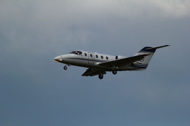 McDonnell Douglas MD-82 (N480CT) - Landing in sav