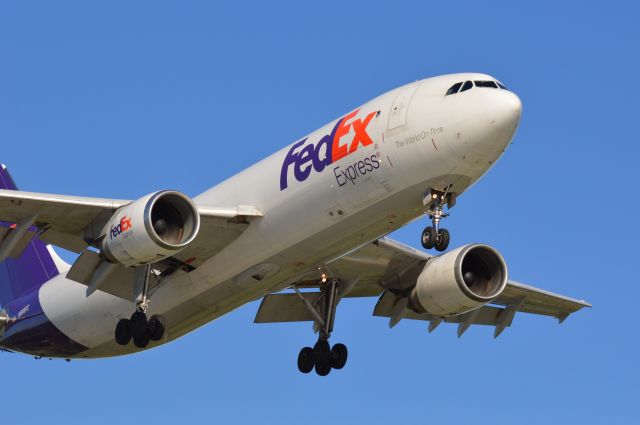 N668FE — - Federal Express Airbus A300F arriving on RWY23 at KDSM 8/23/2015