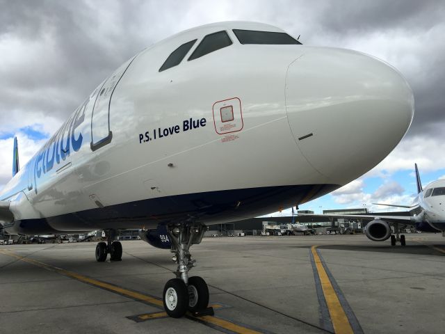 Airbus A321 (N994JL)