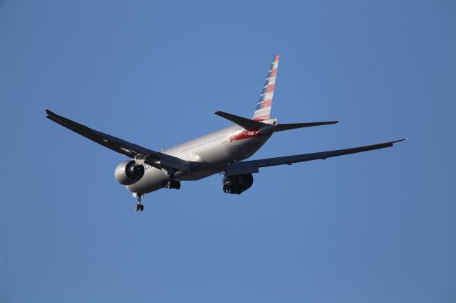 BOEING 777-300ER (N728AN)