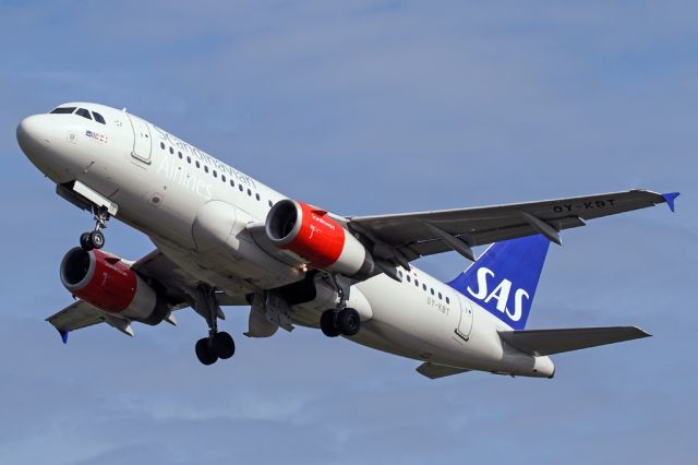 Airbus A319 (OY-KBT) - SK540 returning to CPH