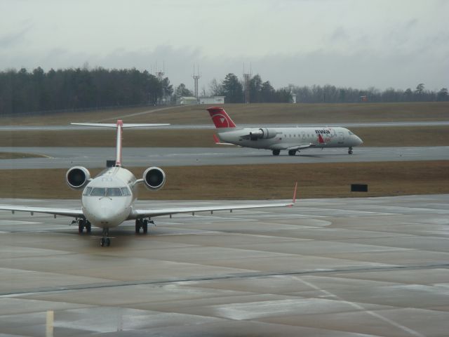 Canadair Regional Jet CRJ-200 (N8412F) - Classic colors! Miss these days.