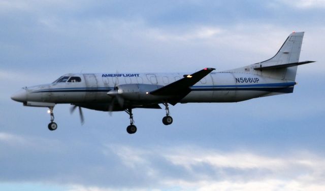 Fairchild Dornier SA-227DC Metro (N566UP) - On final is this 1983 Fairchild-Dornier SA-227C Metro in the Spring of 2019.