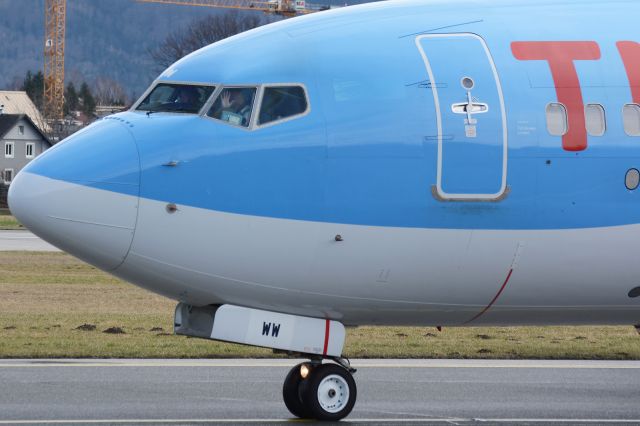 Boeing 737-800 (G-TAWW)