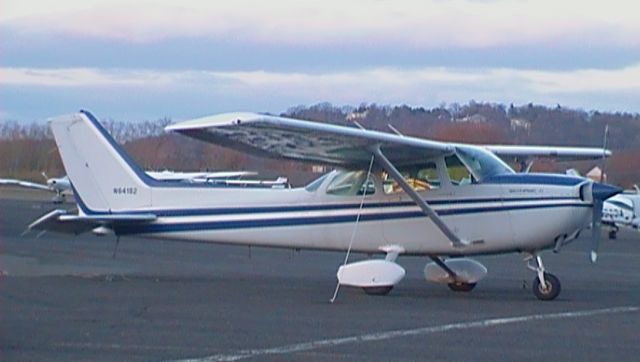 Cessna Skyhawk (N64182) - Cessna Skyhawk parked at Robertson.