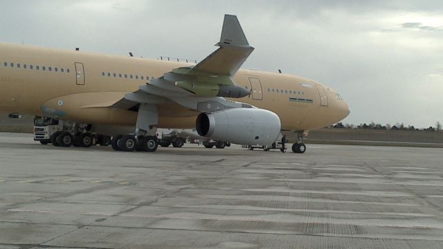 Airbus A330-200 (EC333) - LAirbus A330-243 Multi Role Tanker Transport (MRTT) à Vatry 