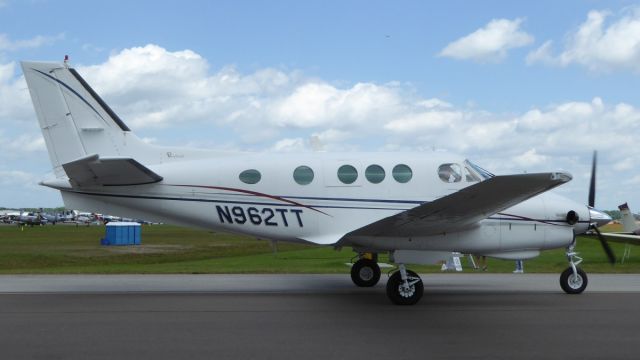 Beechcraft King Air 90 (N962TT)