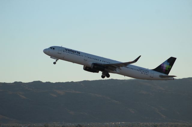 Airbus A321 (XA-VLY)