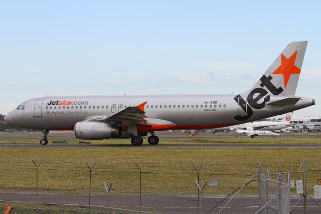 Airbus A320 (VH-VQG)