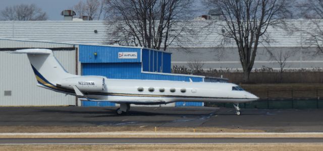 Gulfstream Aerospace Gulfstream V (N229KM) - Catching some tarmac time is this 1996 Gulfstream V in the Winter of 2022.