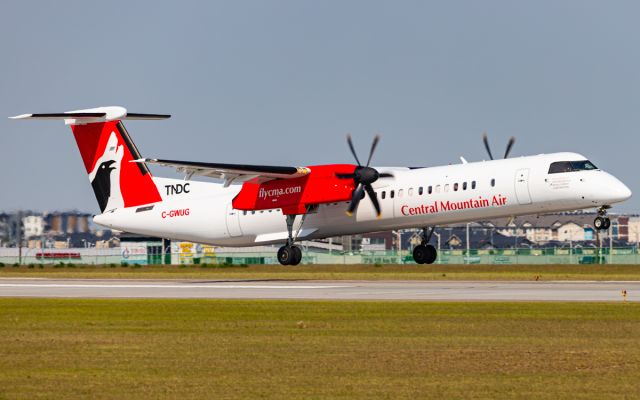 de Havilland Dash 8-400 (C-GWUG)