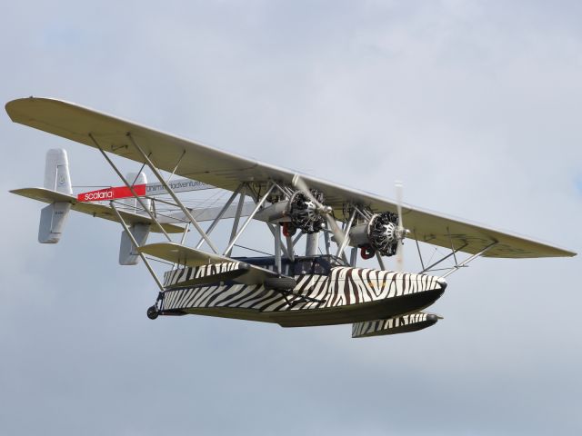 — — - This Flying Boat plane reminds me of the film "Those Magnificient Men in their Flying Machines"