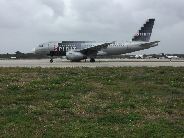 Airbus A319 (N525NK)