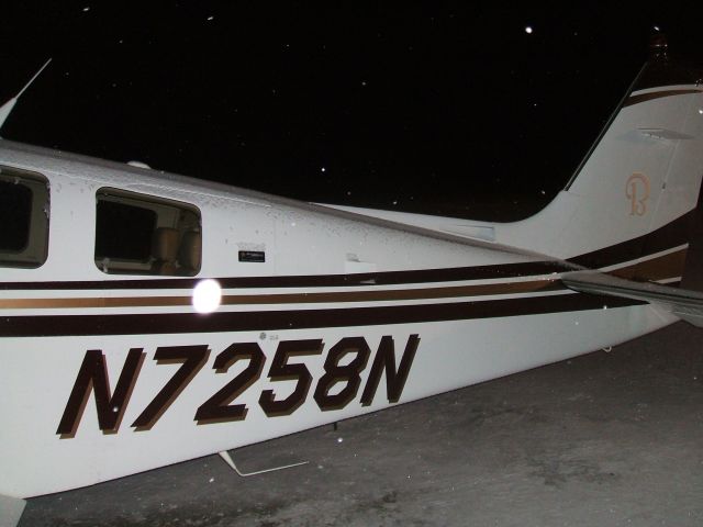 N7258N — - Parked at Woodward Aviation FBO Goose Airport NL. Jan30/09