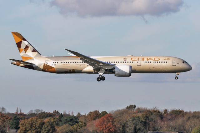 Boeing 787-9 Dreamliner (A6-BLQ) - EY21 from AUH