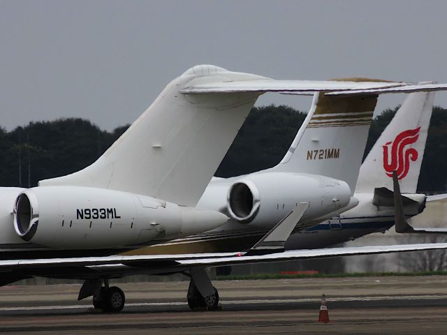 Bombardier Global 5000 (N933ML) - I take a picture on Oct 30, 2016.br /A vertical tail three line～