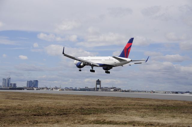 Boeing 757-200 (N710TW) - RWY27 -BSIF