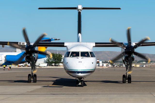 de Havilland Dash 8-400 (N413QX) - Going full 1020RPM before taxing out to PDX! Full Quality photo:a rel=nofollow href=http://www.airliners.net/photo/Alaska-Airlines-Horizon/Bombardier-DHC-8-401-Q400/2664571/L/&sid=a2684a1933a7a0f0c72fd3bae8b1f07dhttp://www.airliners.net/photo/Alaska-Airlines-Horizon/Bombardier-DHC-8-401-Q400/2664571/L/&sid=a2684a1933a7a0f0c72fd3bae8b1f07d/a