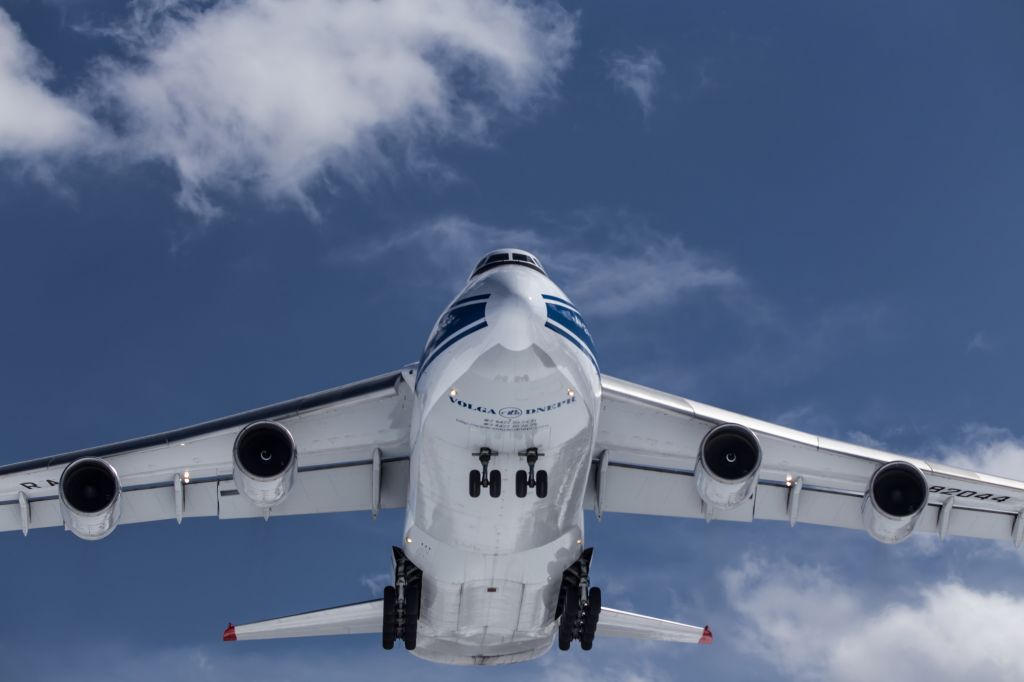 Antonov An-124 Ruslan (RA-82044)