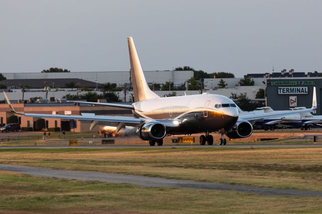 Boeing 737-700 (VP-BBW) - 8-12-2013