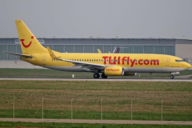 Boeing 737-800 (D-AHFI)
