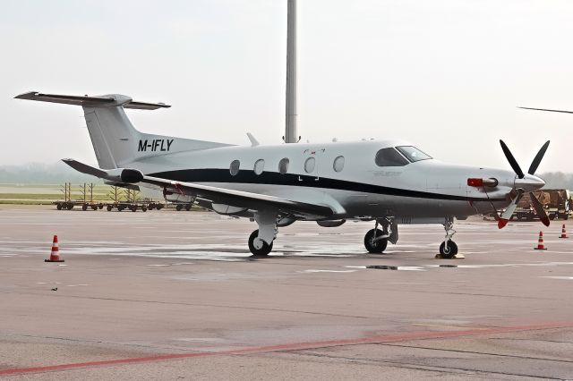 Pilatus PC-12 (M-IFLY)