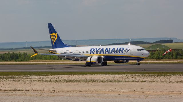 Boeing 737 MAX 8 (EI-HMW)