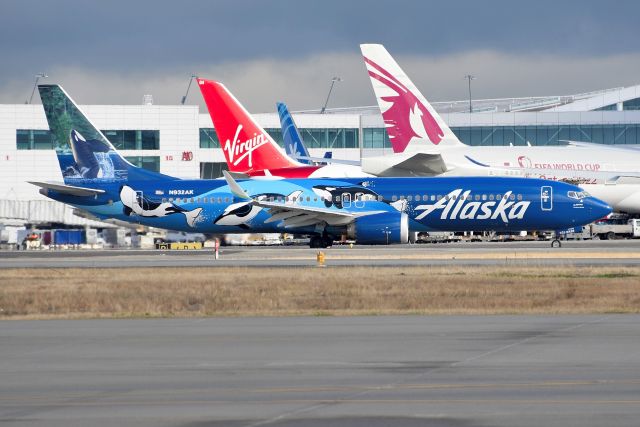 Boeing 737 MAX 9 (N932AK) - 11-02-22 With a nice assortment of foreign carriers making a nice backdrop.